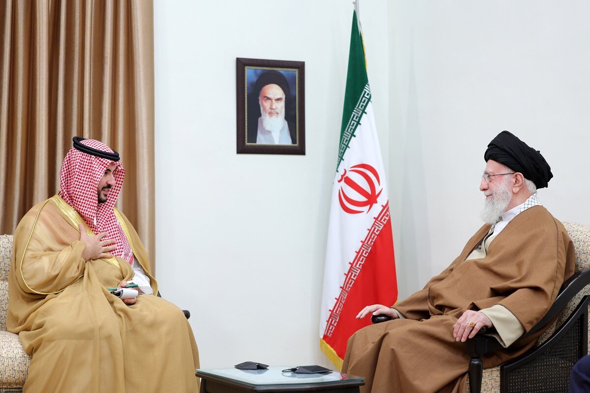 رہبر انقلاب رہبر انقلاب