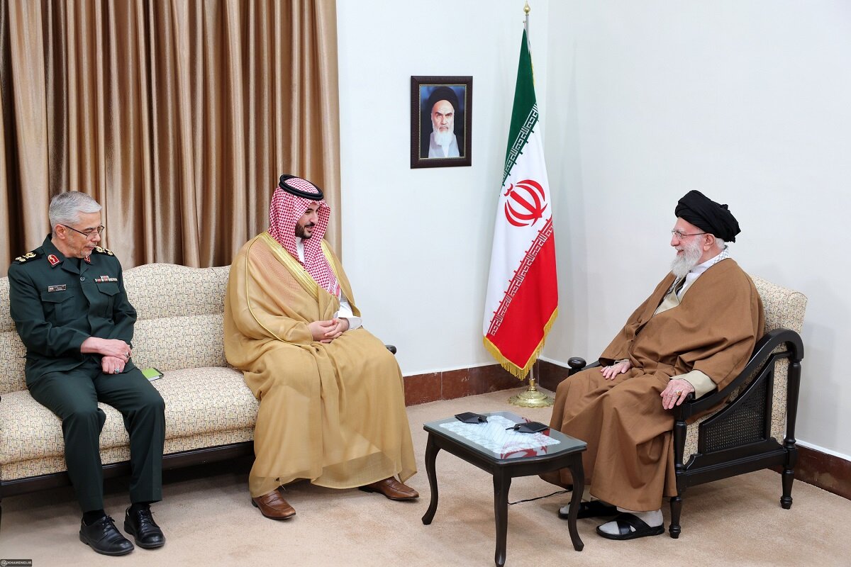رہبر انقلاب رہبر انقلاب