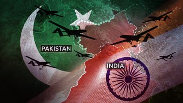 Pakistan cavab atəşi olaraq PUA və raketlərlə Hindistana hücum etdi \ Pakistan XİN-i: İiki nüvə silahlı ölkə böyük münaqişə astanasındadır.